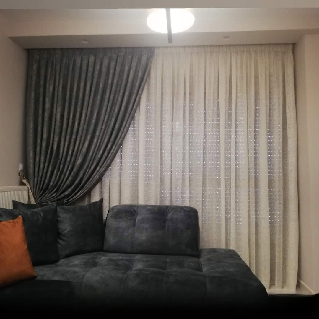 Κουρτίνα και διάφανο σε σαλόνι